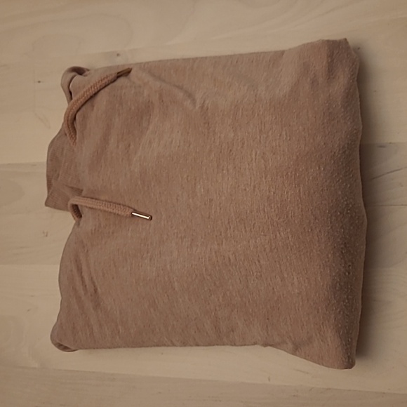 LIKE NEW Victoria's Secret Cream Colored Sherpa Faux Fur Lined Hoodie Modal - Picture 12 of 12